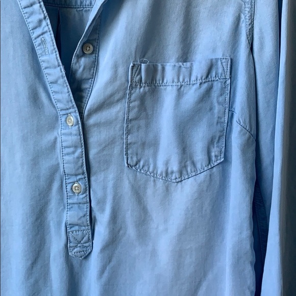 🎈 DONATED 🎈 soft half button up - Picture 3 of 5